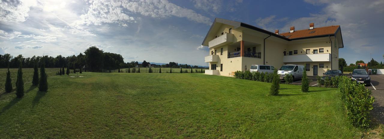 Lanzenkirchen Mattone Aparthotel المظهر الخارجي الصورة